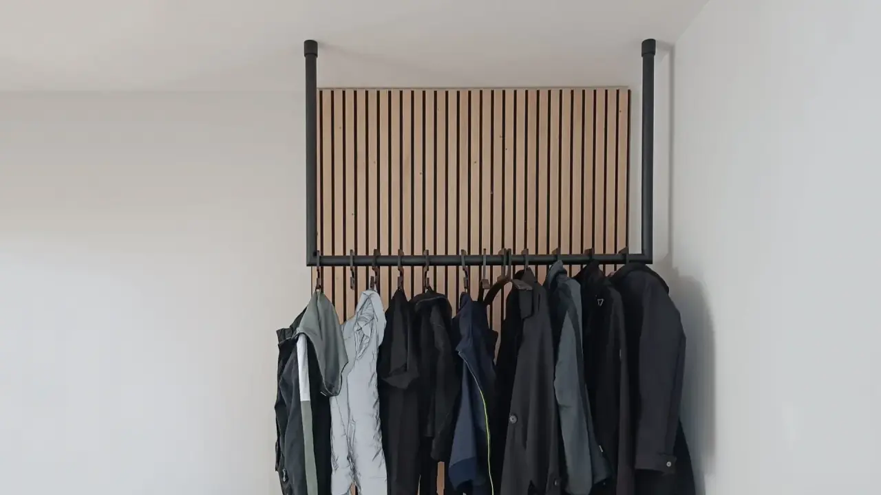 In welcher Höhe sollte eine Wandgarderobe hängen?