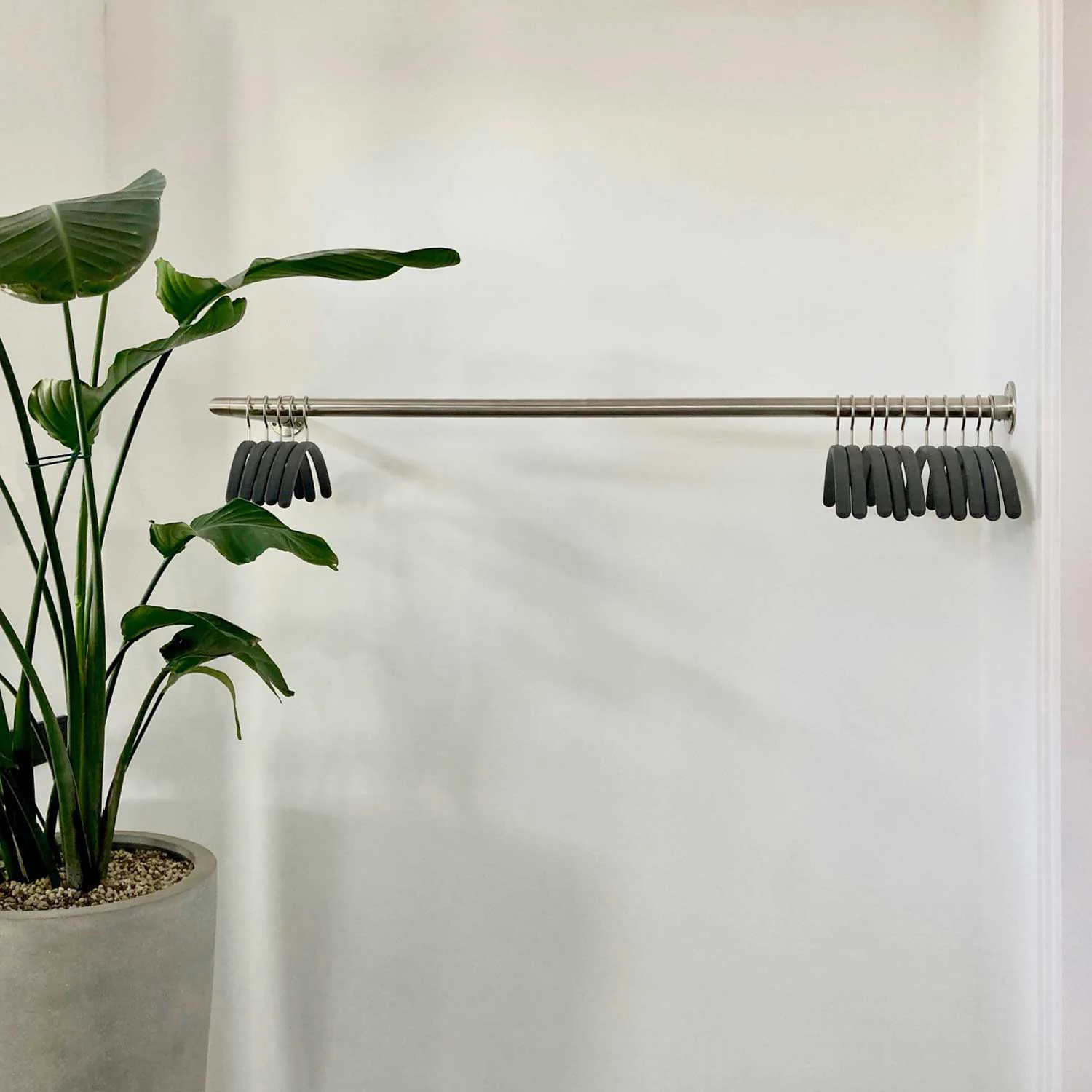 Wandgarderobe Lauvem rund Edelstahl als technische Ansicht mit Maßangabe 250 mm dargestellt.